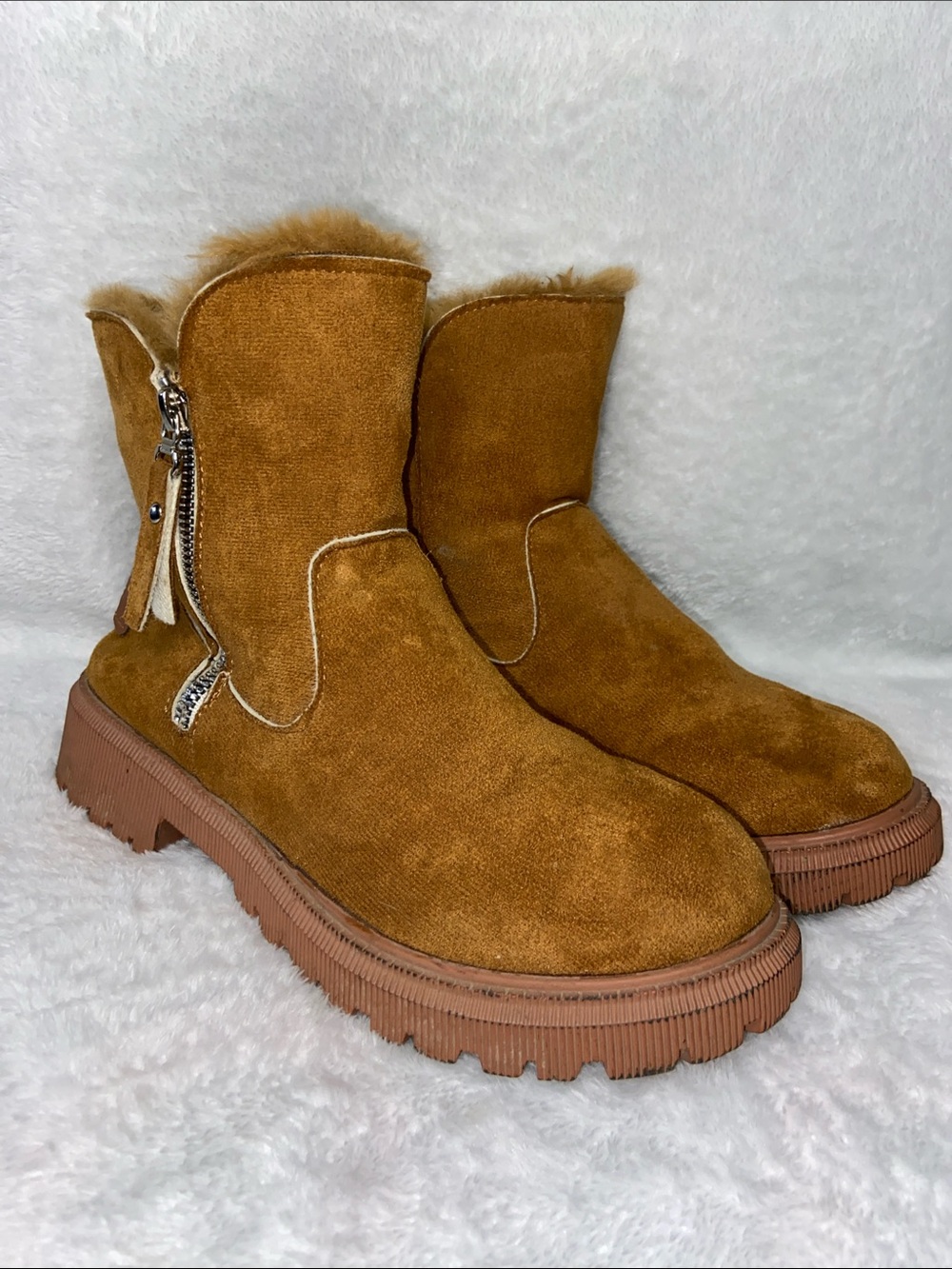 F&8 Fashion Classics Camel Suede Sherpa Warm Winter Ankle Boots Side Zip 7.5